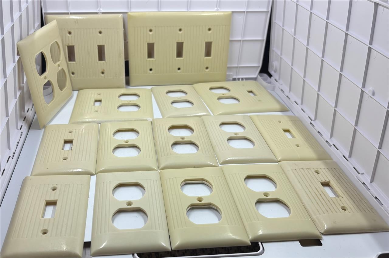 Mid Century SIERRA SwitchPlate Outlet Cover LOT 16 Ribbed Bakelite Ivory vintage gallery
