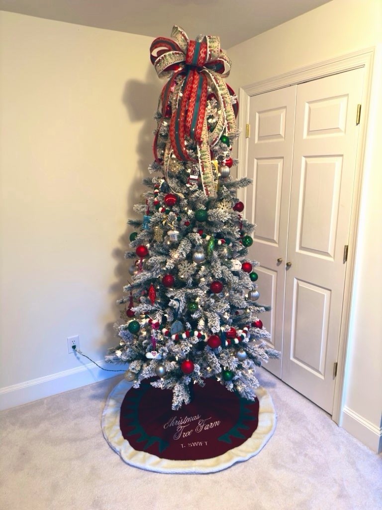 Taylor Swift - Christmas Tree Farm Tree Skirt - Used gallery