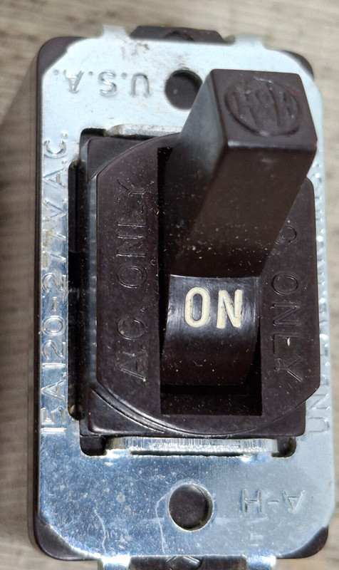 💡 ARROW HART Brown 1 Pole Toggle Switch 15A 120-277V Push In Wire Terminal gallery