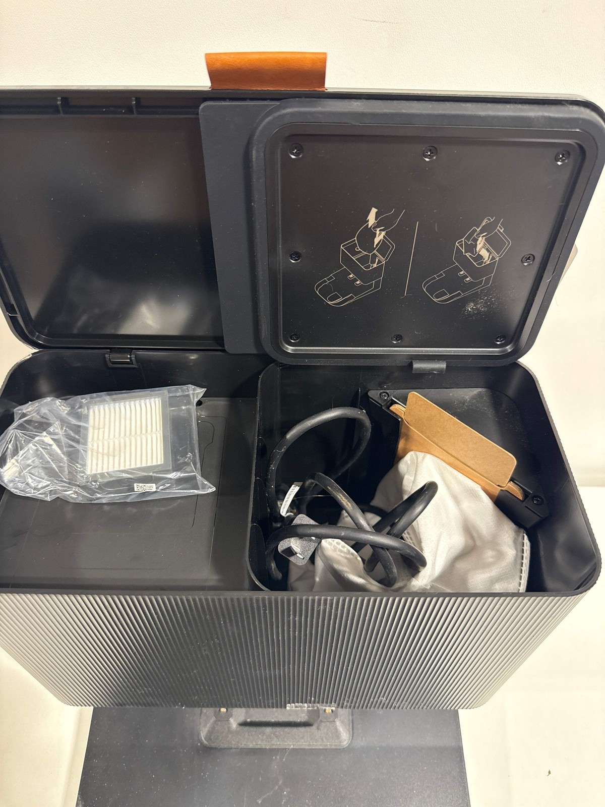 Used Base for IRobot - Roomba J7+ (7550) Wi-Fi Connected Robot Vacuum gallery