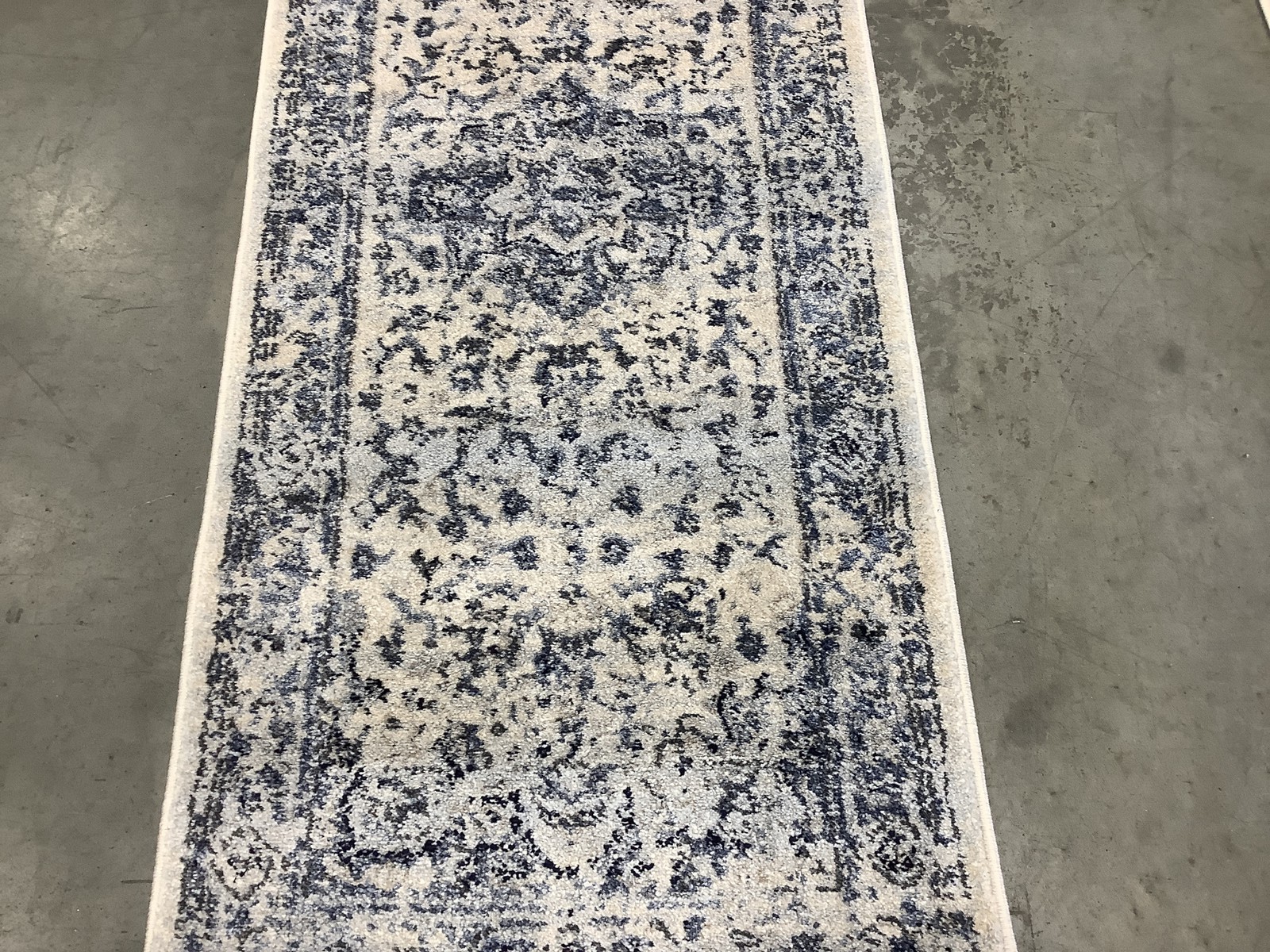 IVORY / NAVY 2'-0" x 8'-0" Back Stain Rug, Reduced Price 1172685167 CHL411A-28 gallery