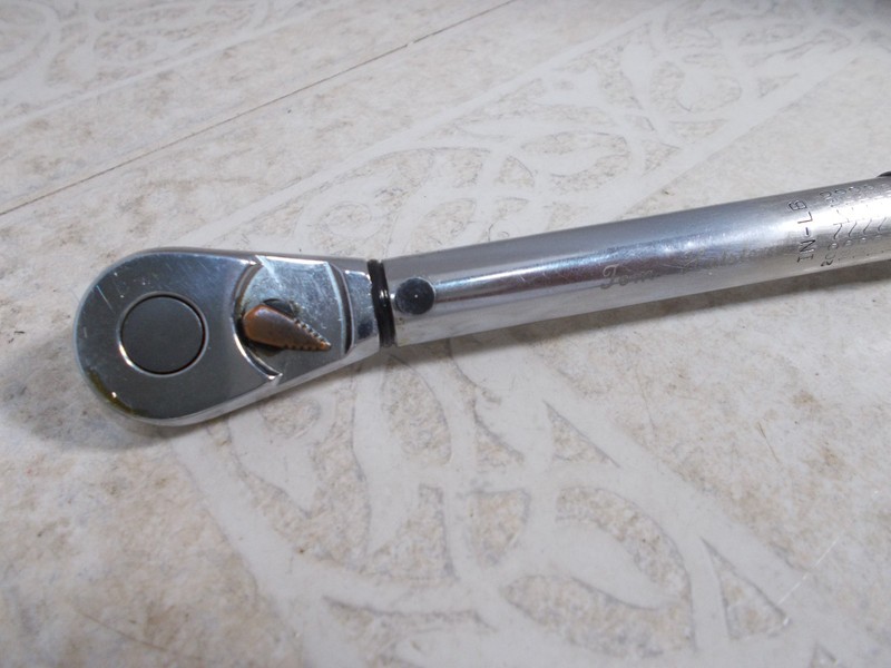 Armstrong 64-032 Adjustable 1/4" Dr. Micrometer Torque Wrench 30-200 In-lb (A-3) gallery