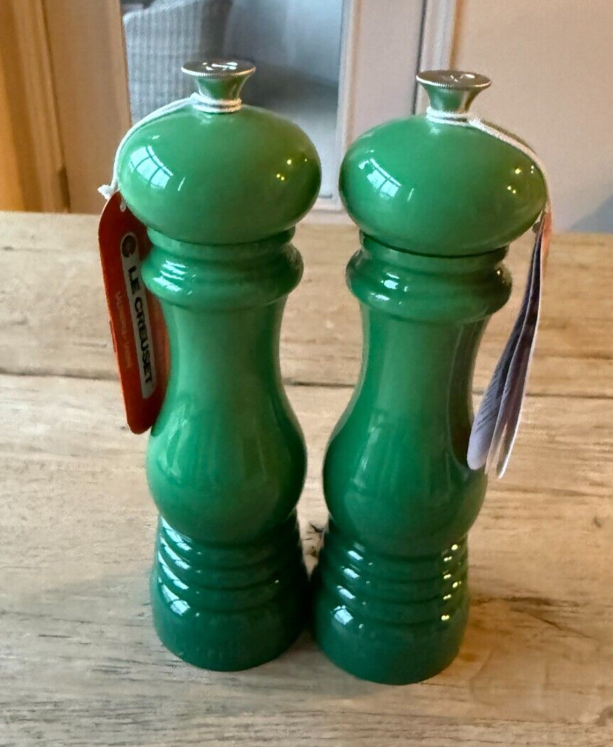 Le Creuset Acrylic Manual Salt & Pepper Mill Set 8 in Bamboo Green NEW NWT gallery