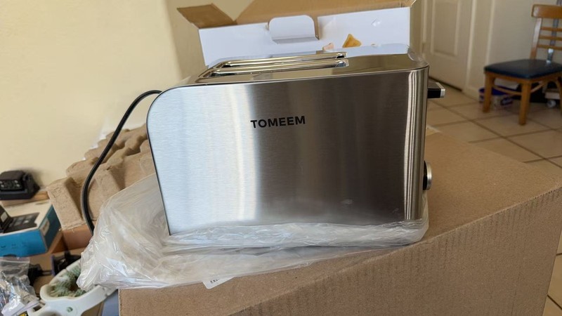 Tomeem 2-Slice Toaster with 6 Shade Settings, Removable Crumb Tray gallery