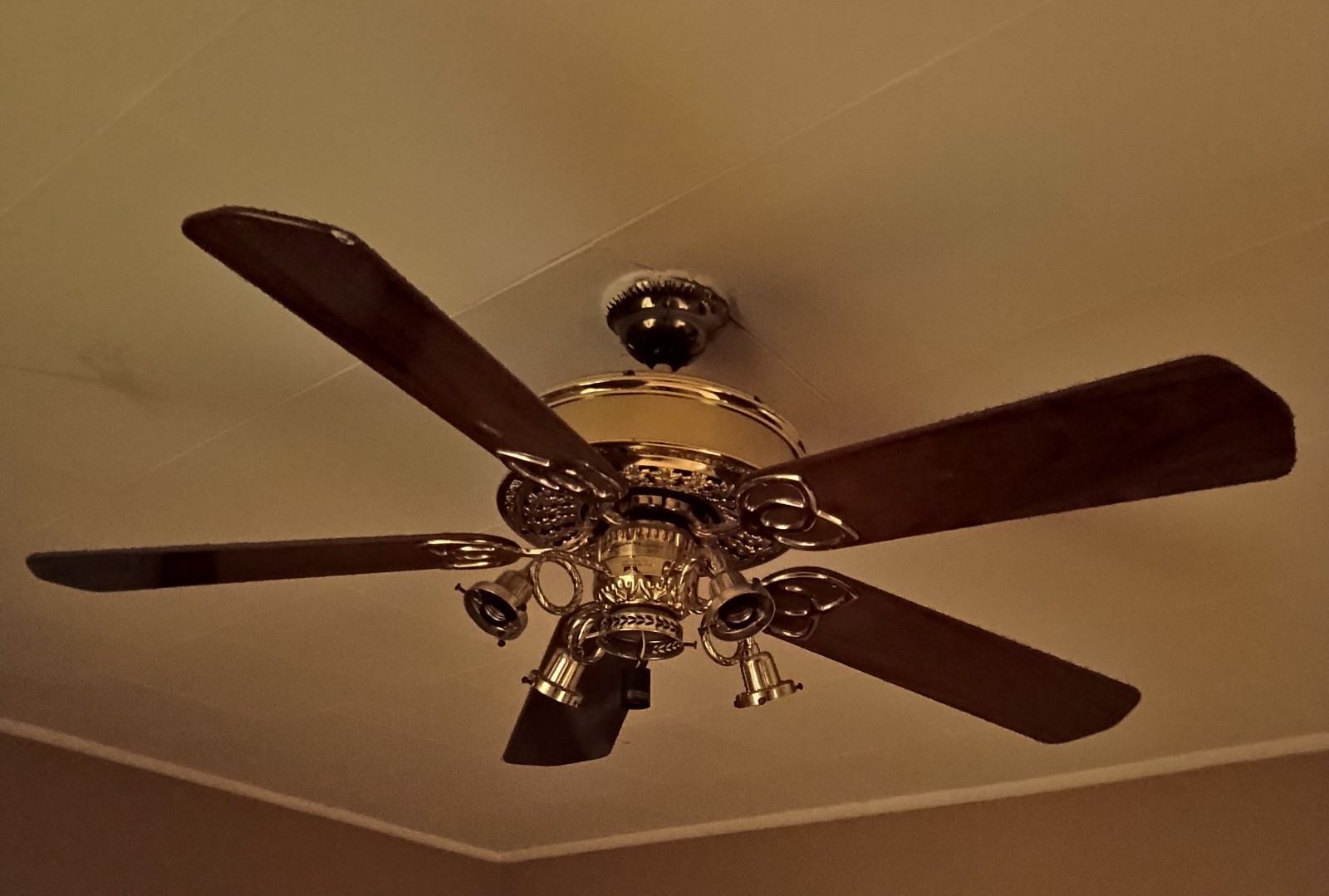 CASABLANCA 2002T Victorian Intelitouch Ceiling Fan Brass 5 Arm Blades W32 Switch gallery