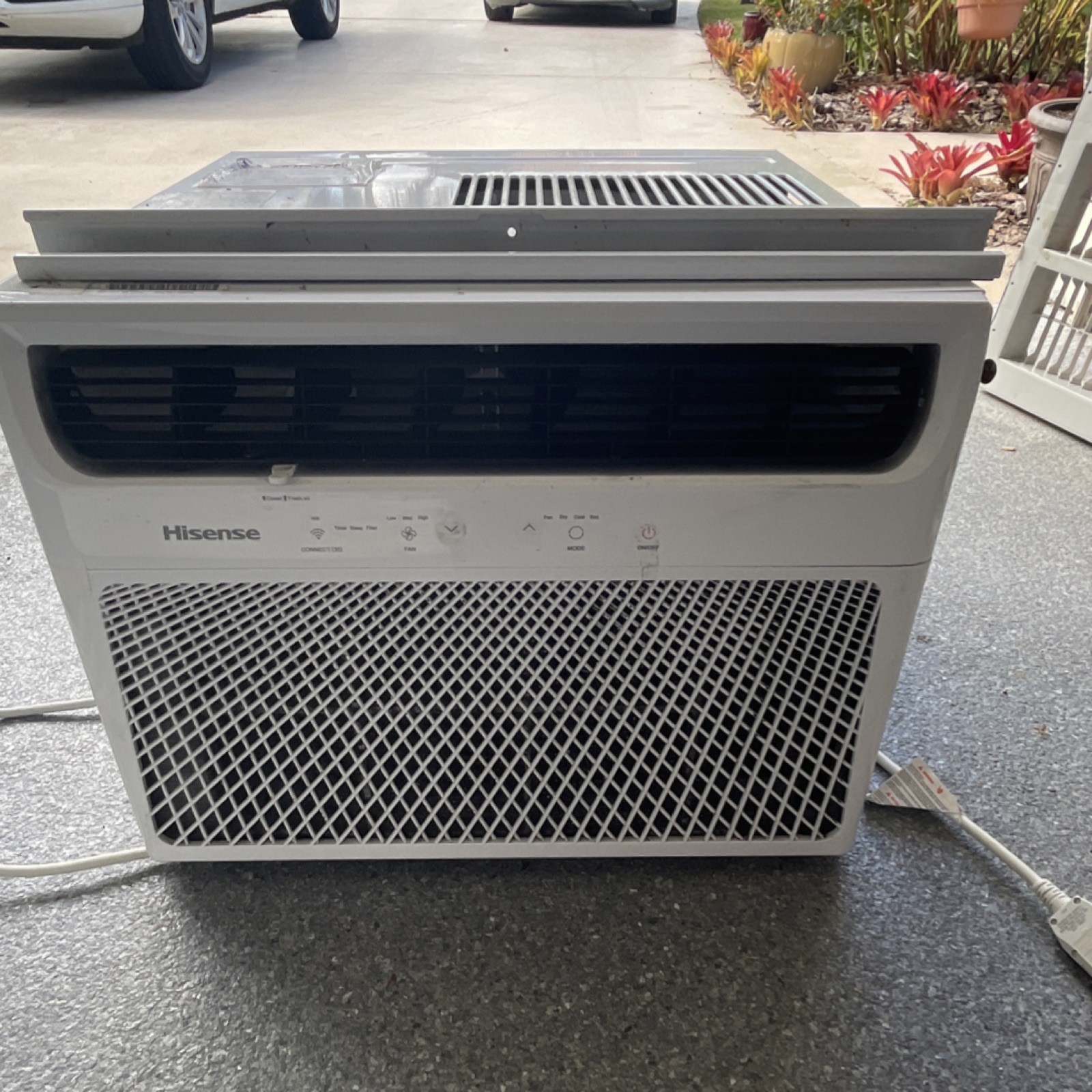 Hisense AW1822CW3W Window Air Conditioner 18000 BTU White R32 230V EER 11.3 gallery