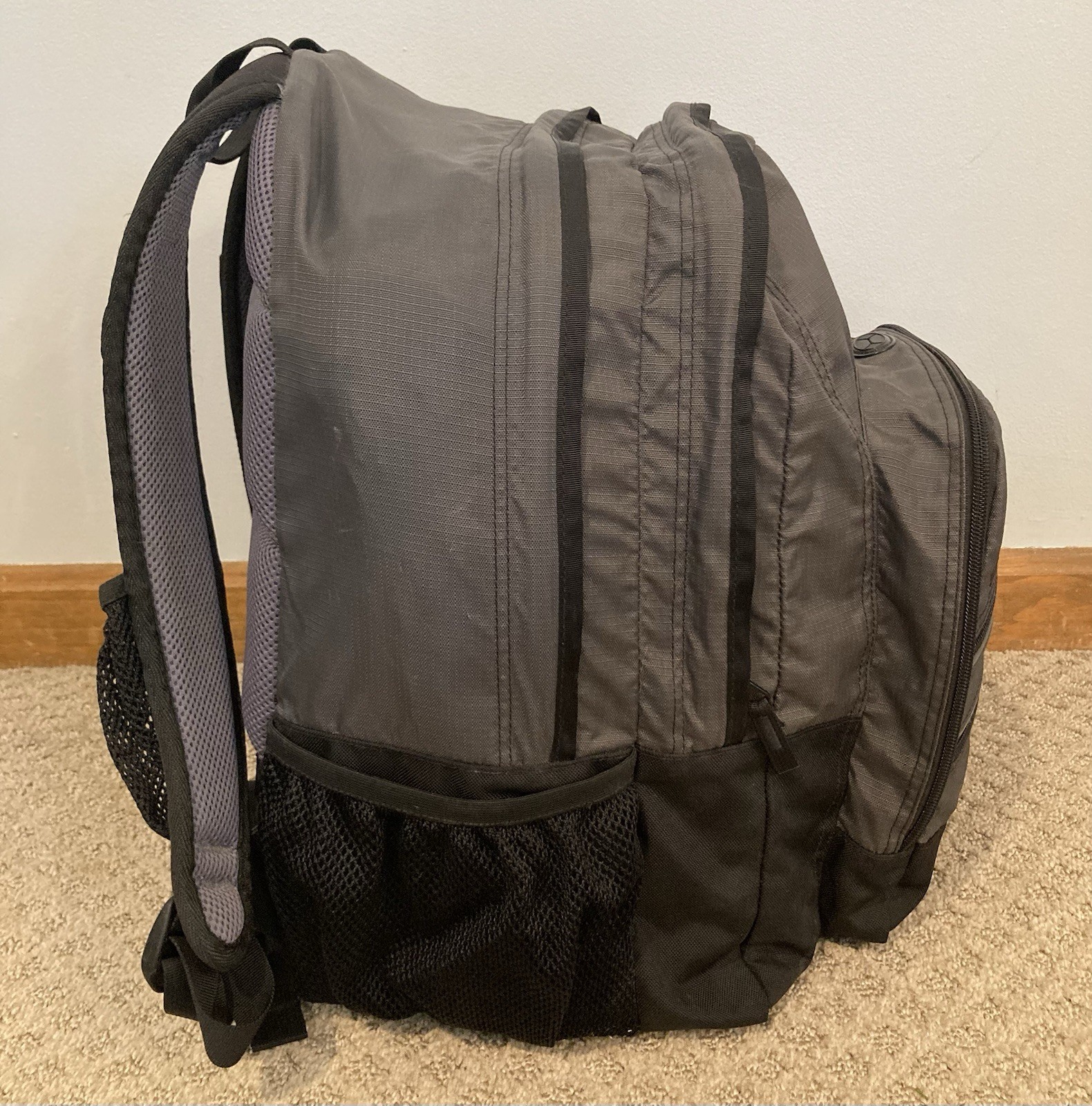 L.L. Bean Super Deluxe Book Pack Grey Back Pack Zip Pockets 4