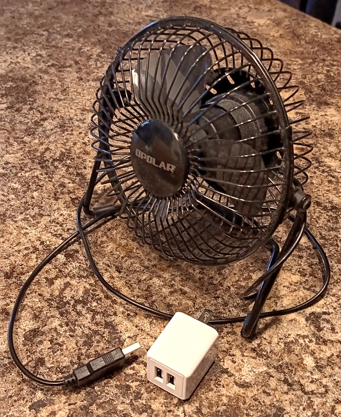 Opolar Mini USB Portable Fan Quiet Operation Black Freestanding Metal Fan gallery