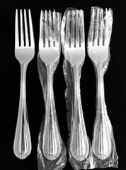 New ONEIDA Stainless COUNTESS 4 DINNER FORKS 7 3/4″ Glossy Beaded Flatware NEW
