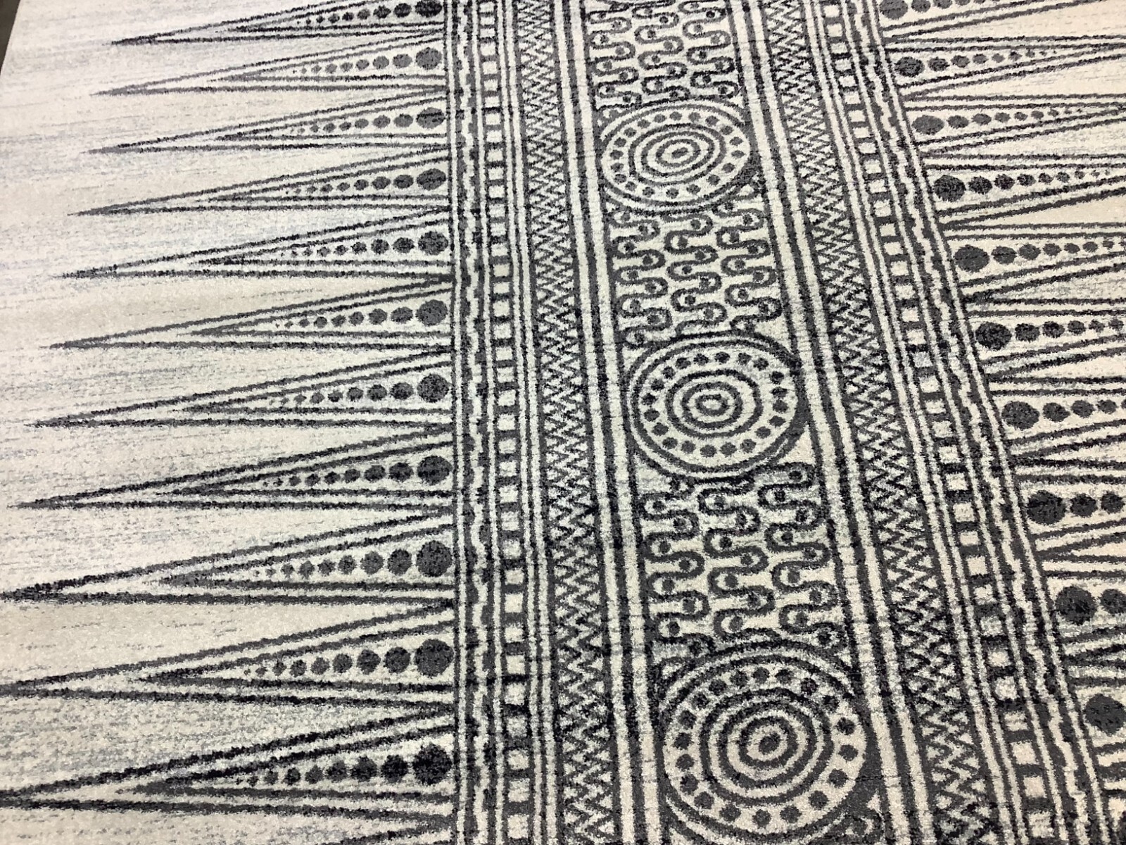 IVORY / GREY 6'-7" x 9'-0" Back Stain Rug, Reduced Price 1172678512 EVK226D-6 gallery