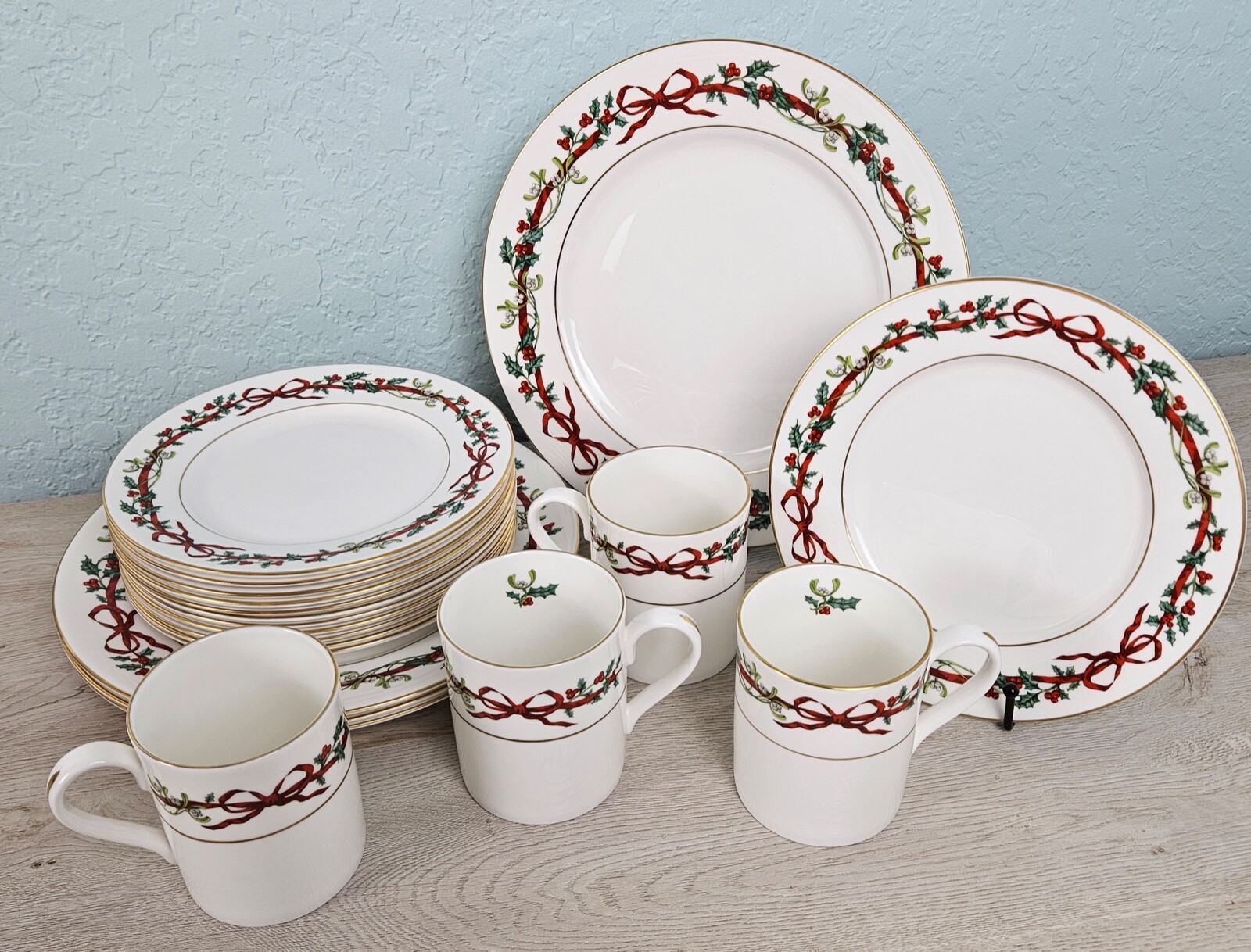 Royal Worcester Holly Ribbons *Choose Your Own* BUNDLE & SAVE Plate Cup Mug gallery