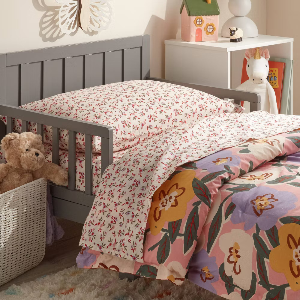 Toddler Flower/Plaid Reversible Kids' Comforter - Pillowfort gallery