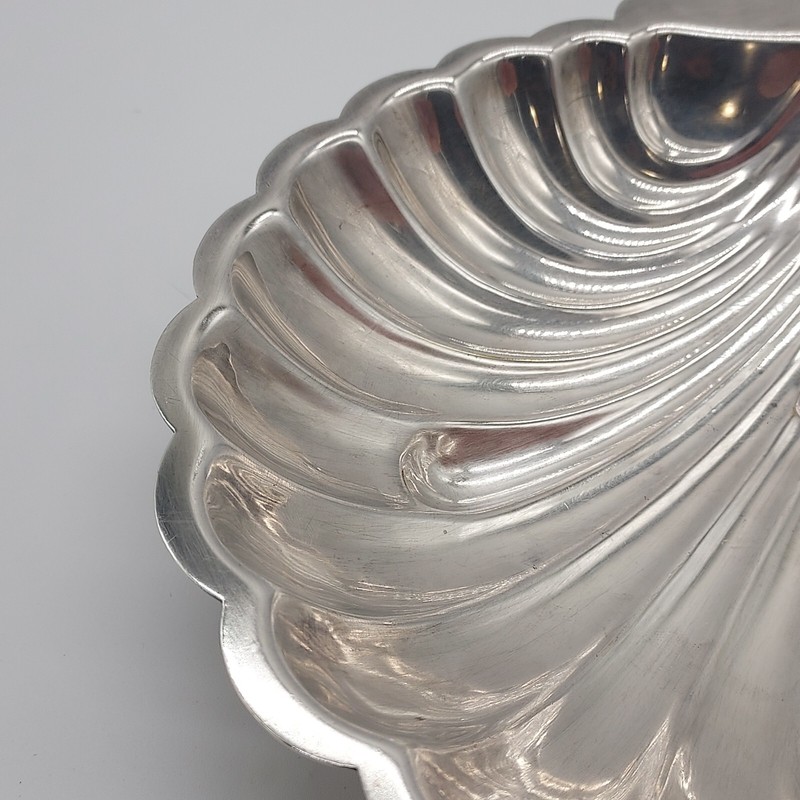 CHRISTOFLE Fleuron Silver Plated, Shell Serving Dish, 21,5 cm / 8.46 Inch. gallery