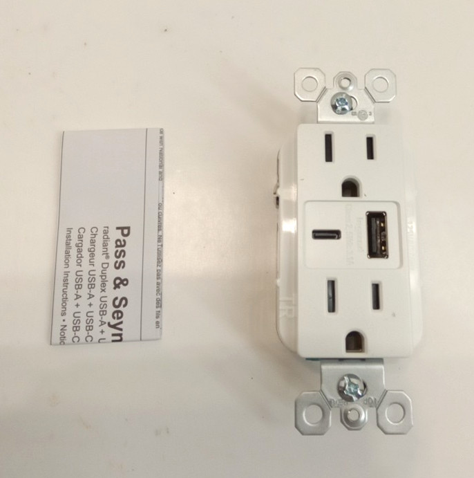 Legrand R26USBACW USB-A+USB-C Charger w/Tamper-Resistant Receptacle 3.1A ~ 15A gallery