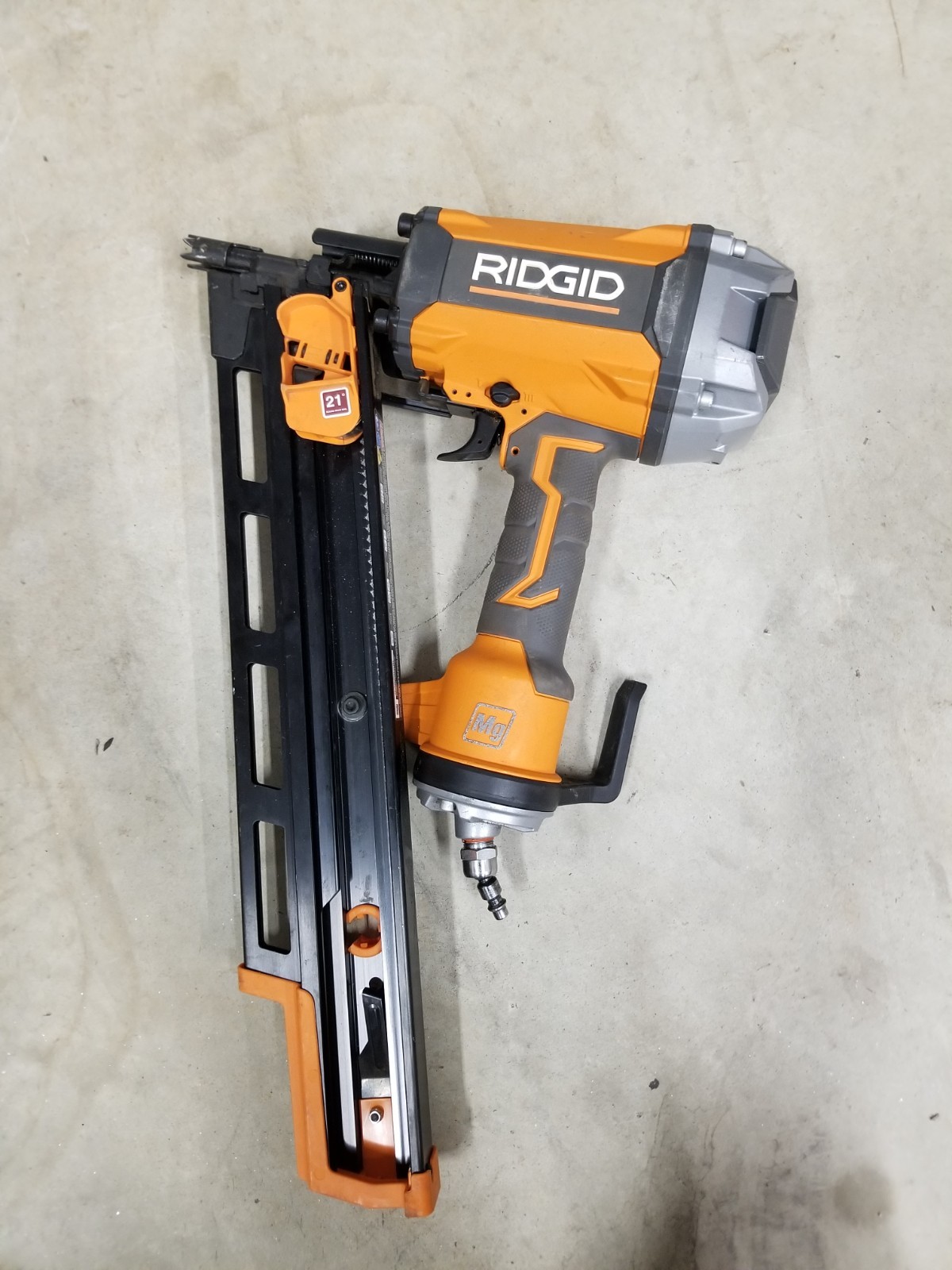 RIDGID R350RHF 3-1/2 IN. ROUND-HEAD FRAMING NAILER gallery