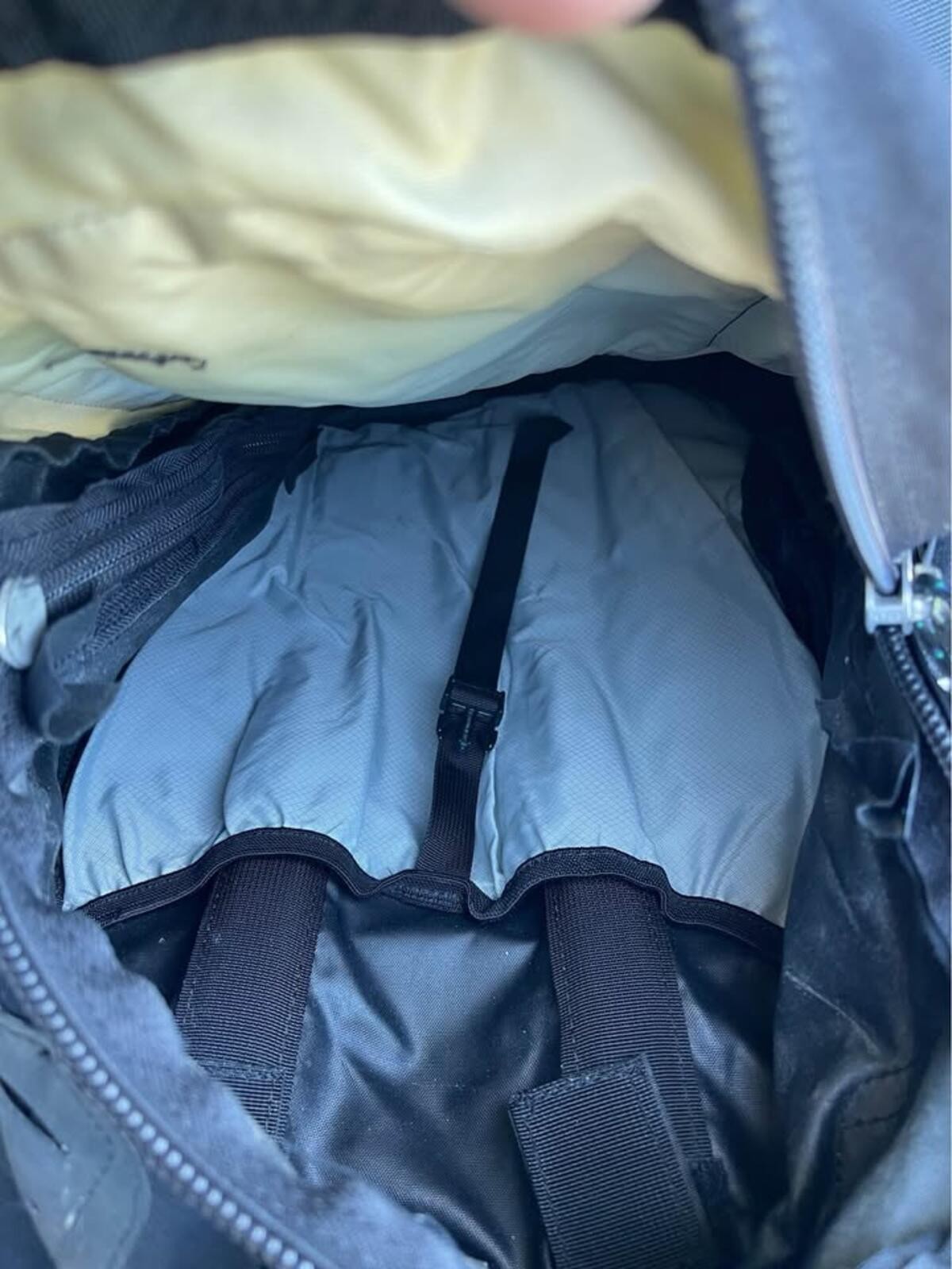 Kelty Redwing 2400 Backpack Hiking Pack - Internal Frame 3