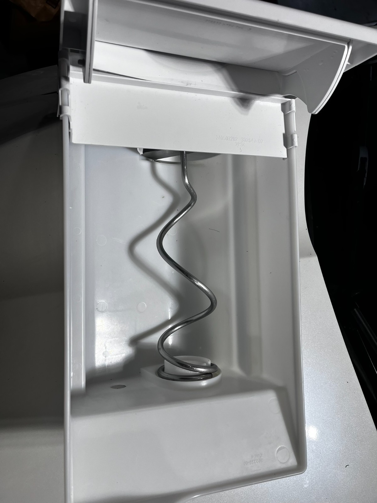 OEM Frigidaire Refrigerator Ice Container Assembly 241860803, 240507202 gallery