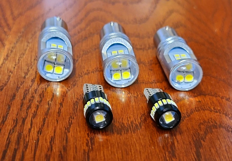 LED 5 bulb conversion set for a John Deere 318 322 332 420 430 655 755 855 955 gallery