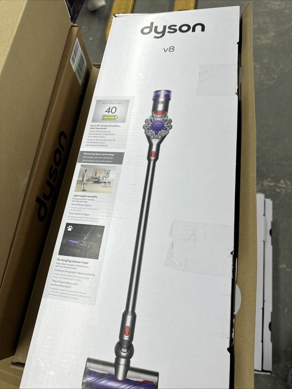 Dyson V8 Used, Accessories Sealed gallery