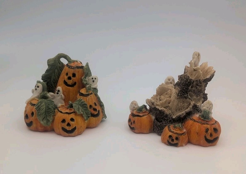 Lemax SPOOKY TOWN and Other Assorted HALLOWEEN Miniatures - Lot of 30 SEE DESC gallery