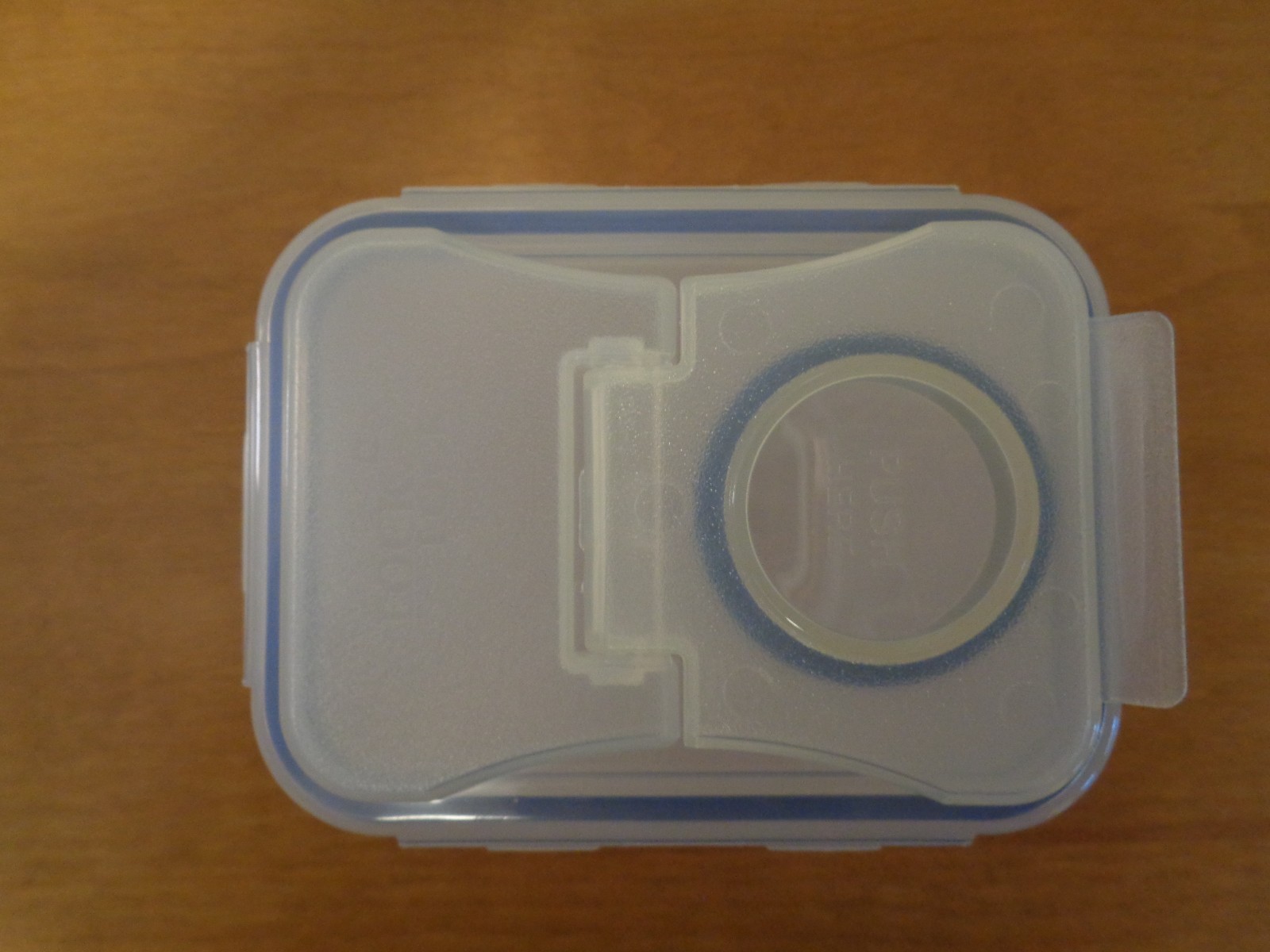 Lock & Lock 43 oz. (1.3 quart) Food Storage Container w/Pour Spout gallery