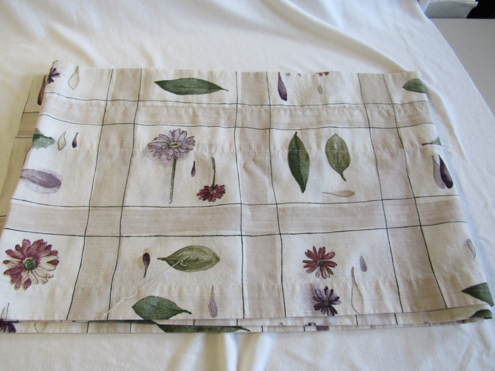 Cotton/Poly 94" by 14 1/2" inches - flowers, leaves Croscill Valance gallery