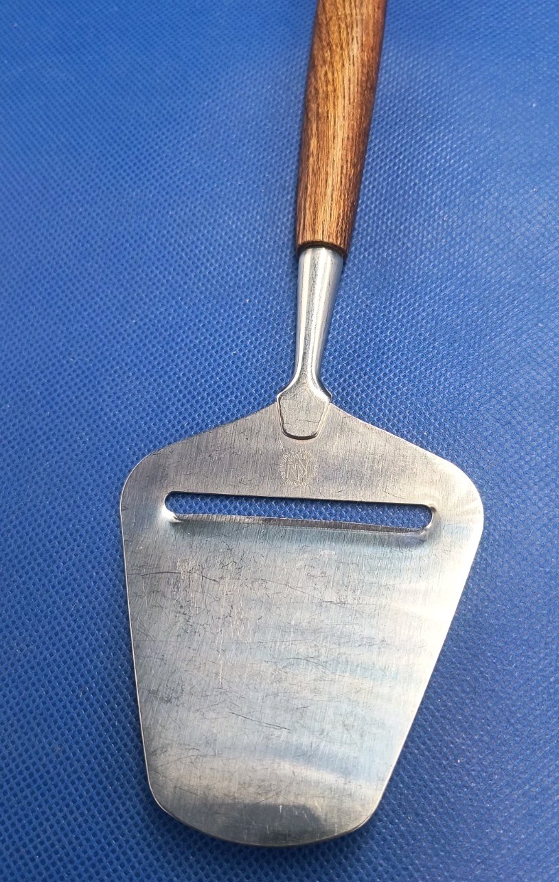 Karlsson & Nilsson KN cheese plane Sweden wood/stainless gallery