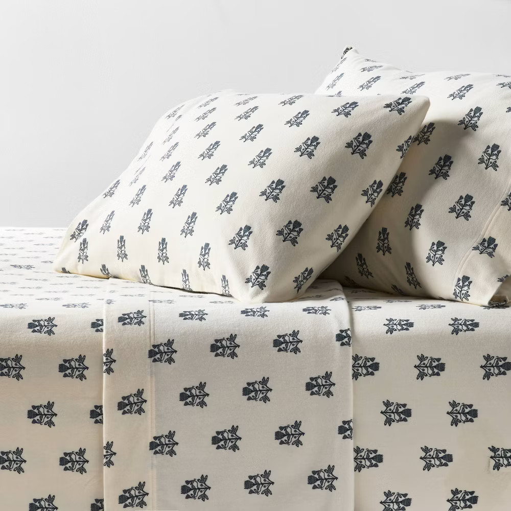 Ultra Soft Flannel Sheet Set Floral - Threshold gallery