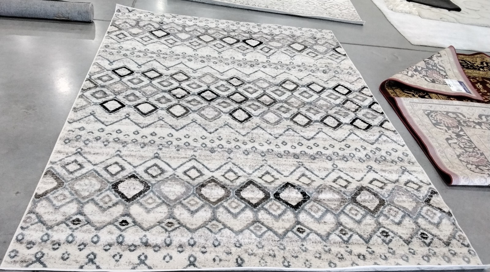 IVORY / GREY 6'-7" x 9'-2" Back Stain Rug, Reduced Price 1172764021 AMS108A-7 gallery