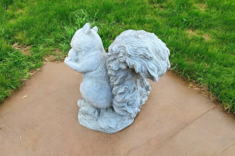 Concrete Squirrel Statue Garden Decor Yard Figurine Outdoor Animal Sculpture gallery