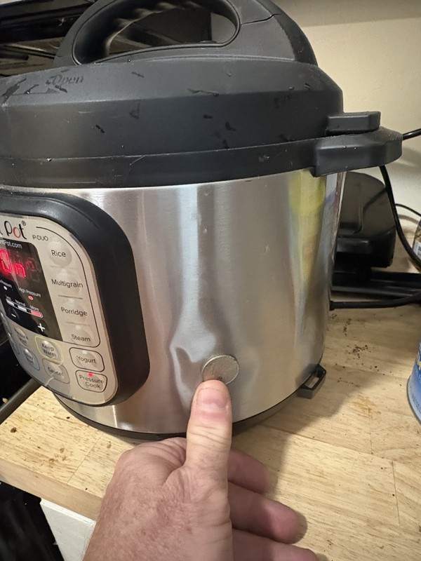 Instant Pot IP-DUO60 V3 6 Quart Programmable Pressure Cooker gallery
