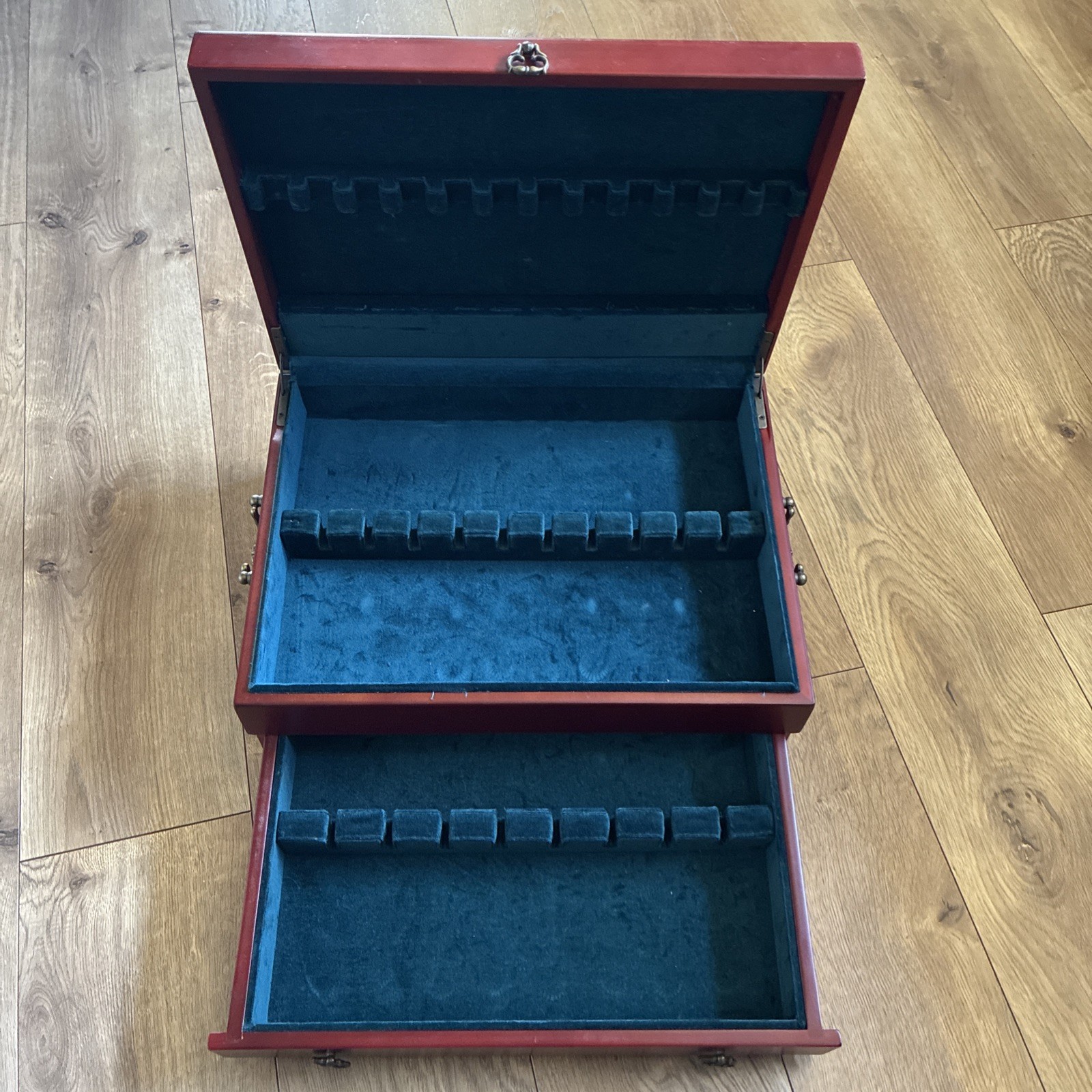 Wallace Silversmiths Single Drawer Cherry Flatware Chest Hunter Green Lined Box gallery