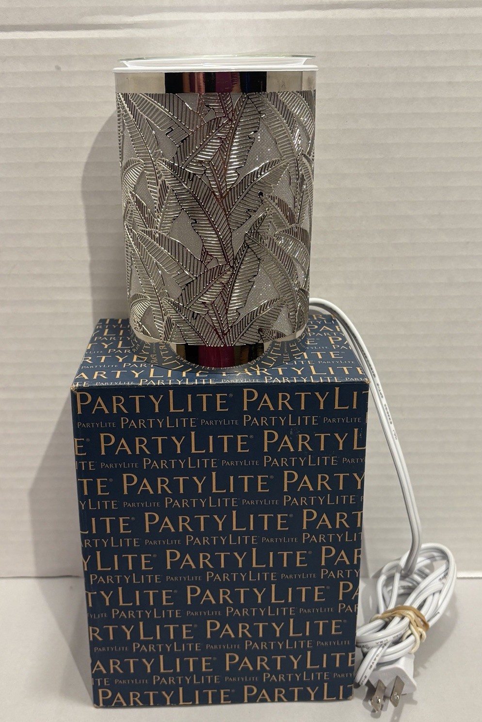 Partylite Silver Palm Electric Wax Oil Scentglow Warmer Trees Metallic gallery