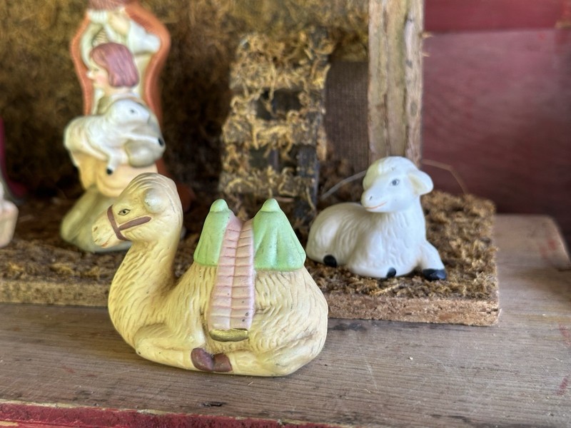 Ceramic Christmas Nativity Figurine Set w/ Wooden Stable W/ Original Box gallery