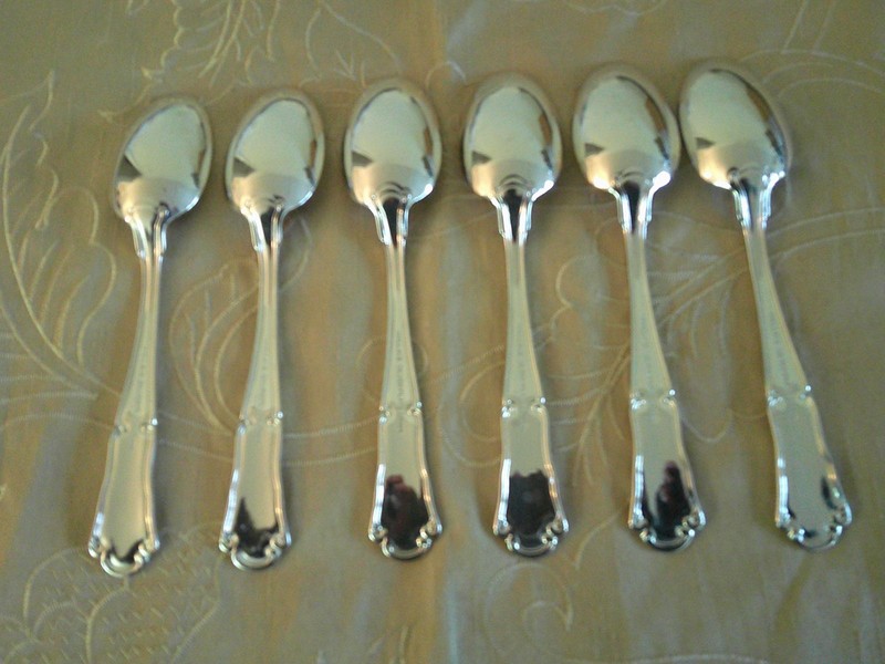 Wallace Silverplate Hotel Pattern Multi-Motif Six Teaspoons gallery