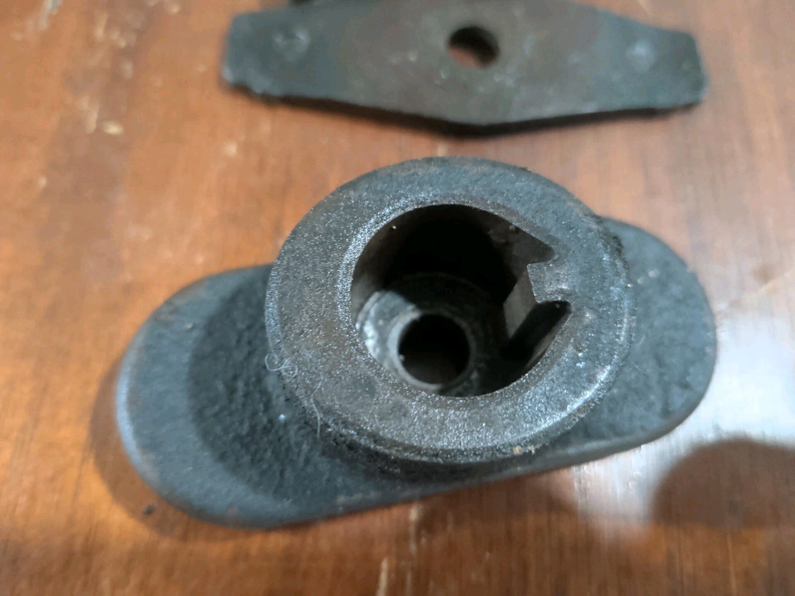 Used Blade Adapter 5.0 HP Briggs & Stratton Engine Model #10T502 gallery