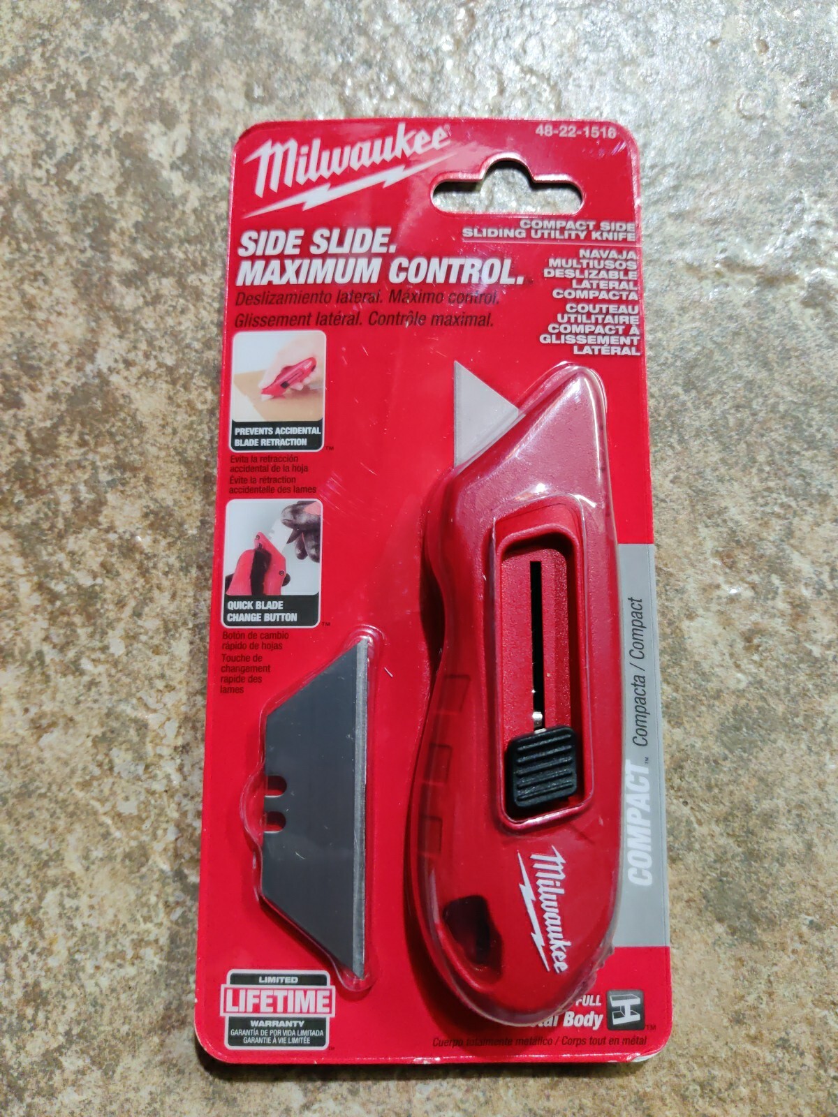 Milwaukee 5 in. Sliding Compact Utility Knife gallery