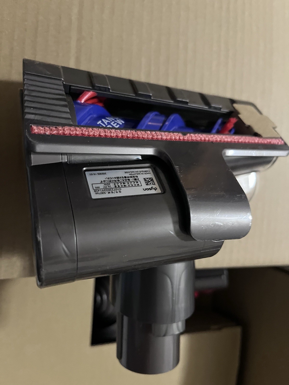 Dyson V12 Detect Slim Cordless Stick Vacuum Cleaner Anti-Tangle Brush Head gallery