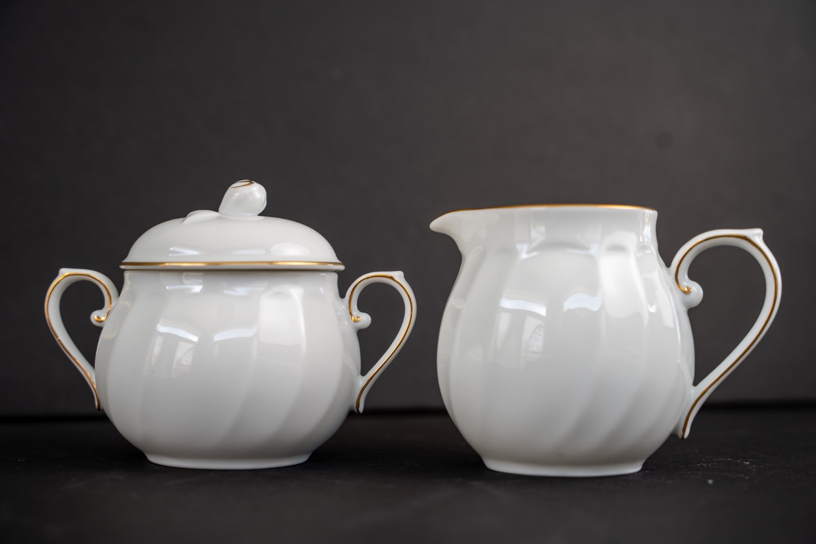 Mikasa Wedding Band Pattern White W/ Gold Creamer & Sugar Bowl Set L9709 EUC gallery