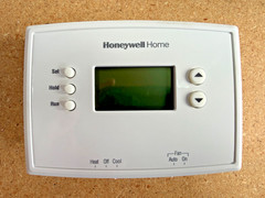 Honeywell home RTH221B 1-Week Programmable Thermostat with Digital Display