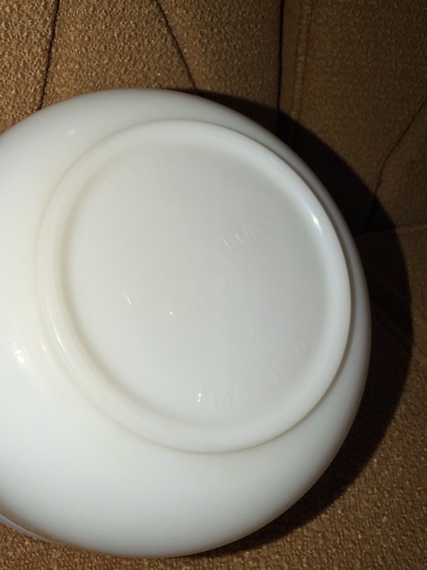 PYREX/Hamilton Ribbed Nesting Mixing Bowls Set of 2 w/ Pour Spout gallery