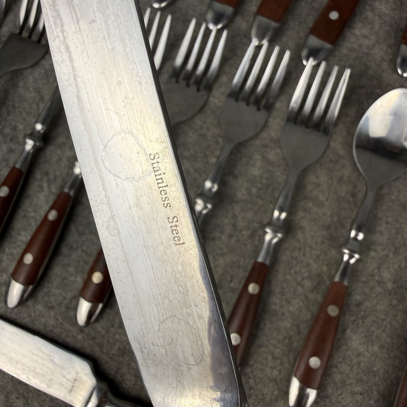 Williams Sonoma Cafe Bois Stainless Flatware Brown Woodgrain Bistro 40 Pc Set gallery