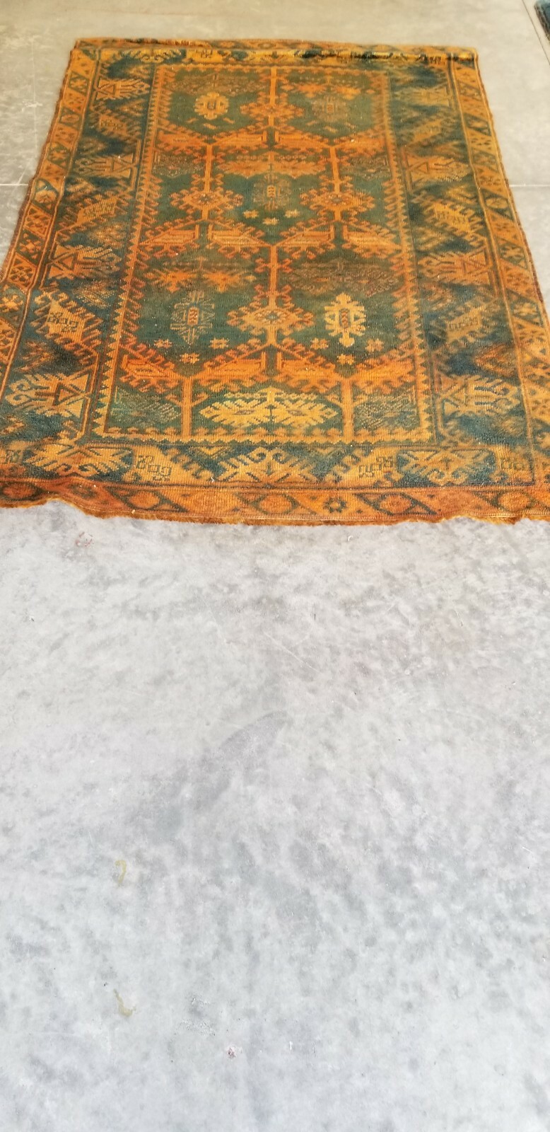 Hand-knotted wool area rugs gallery