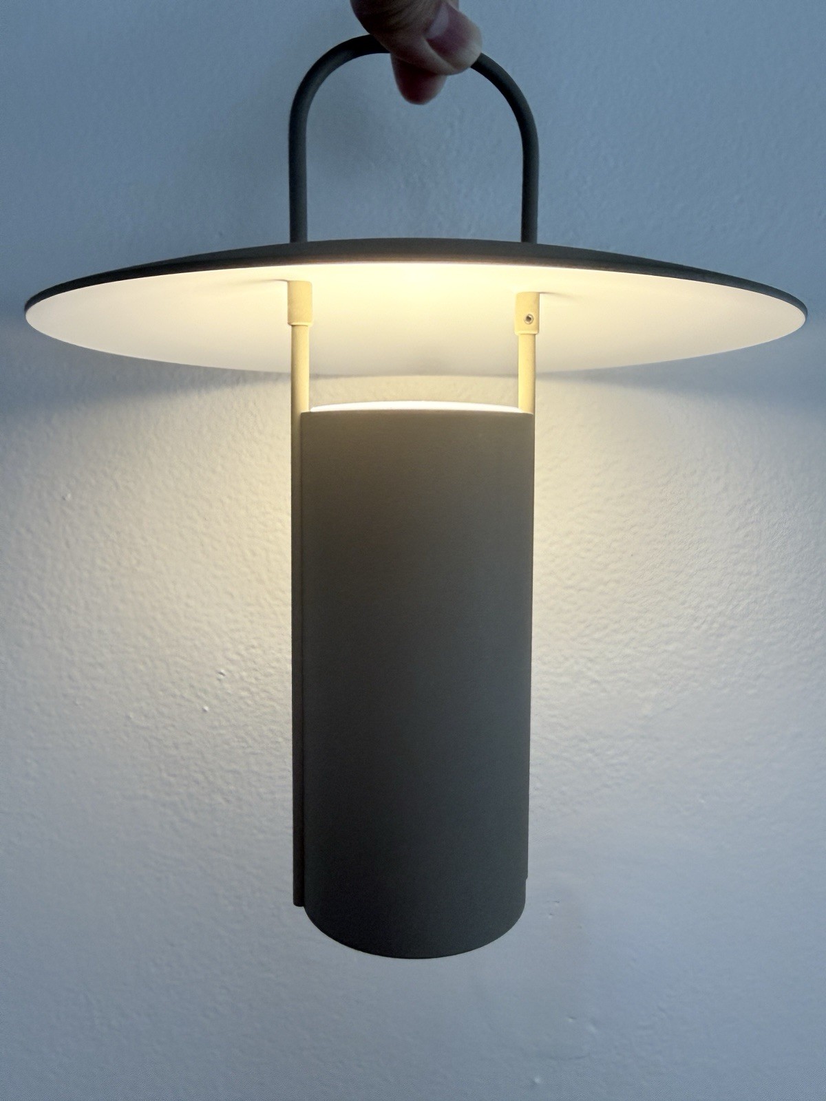 Modern Portable “Ray Lamp” – Minimalist LED Table Lamp | Indoor & Outdoor Lighti gallery