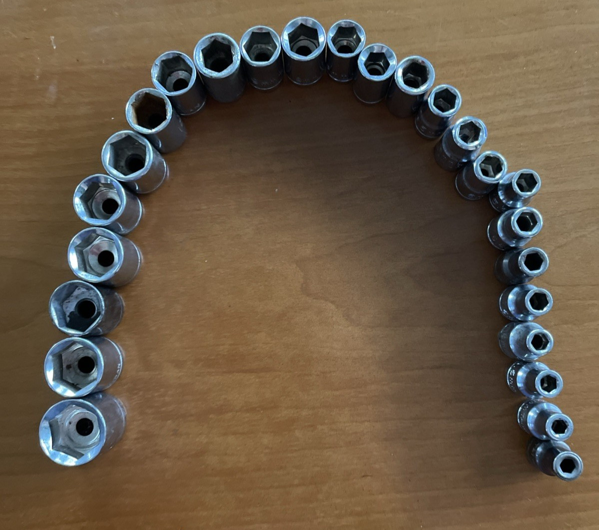 Socket Set 1/4" drive, 6 point, metric set Made in Taiwan 23 Pcs See Description gallery