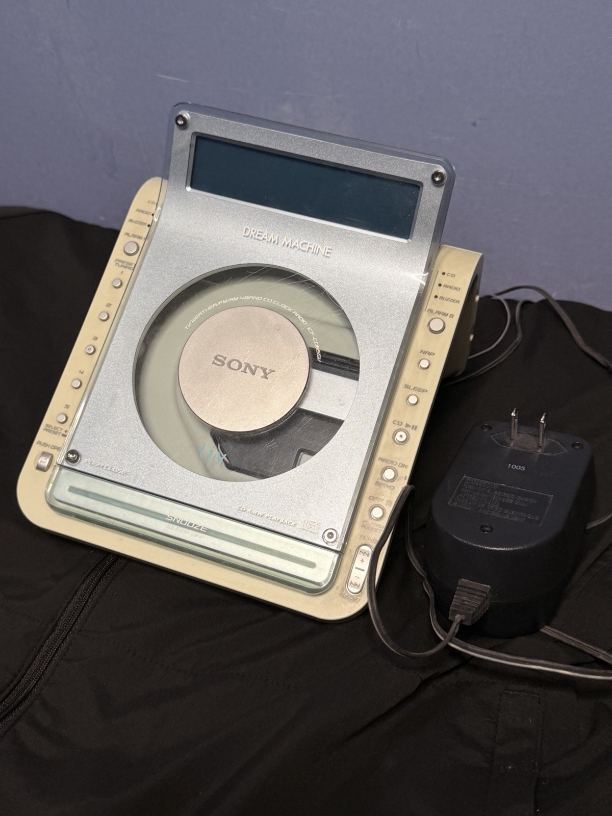 Sony Dream Machine CD Player Alarm Clock Radio ICF-CD855V - TESTED, WORKS gallery