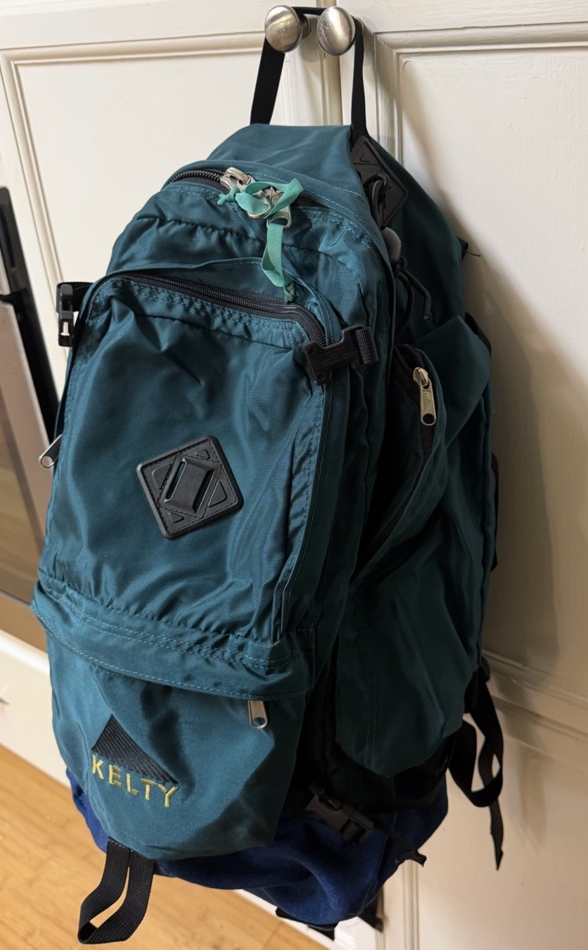 Kelty Red Wing Internal Frame Backpack Green And Black Excellent Condition 2