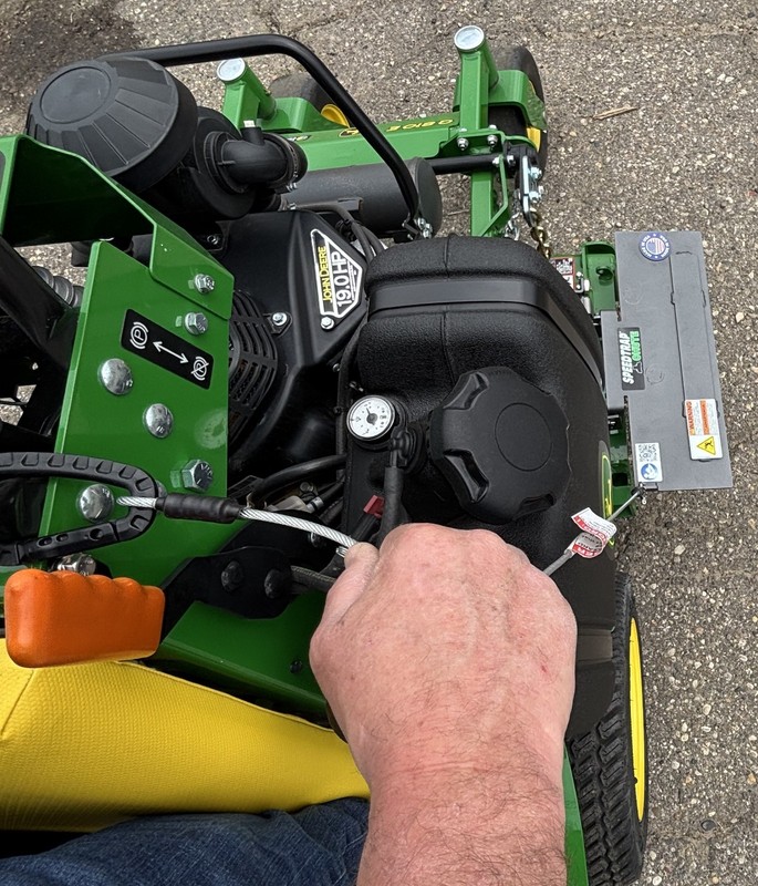 Speedtrap® Chute Blocker John Deere® QuikTrak® 636 36" No drilling gallery