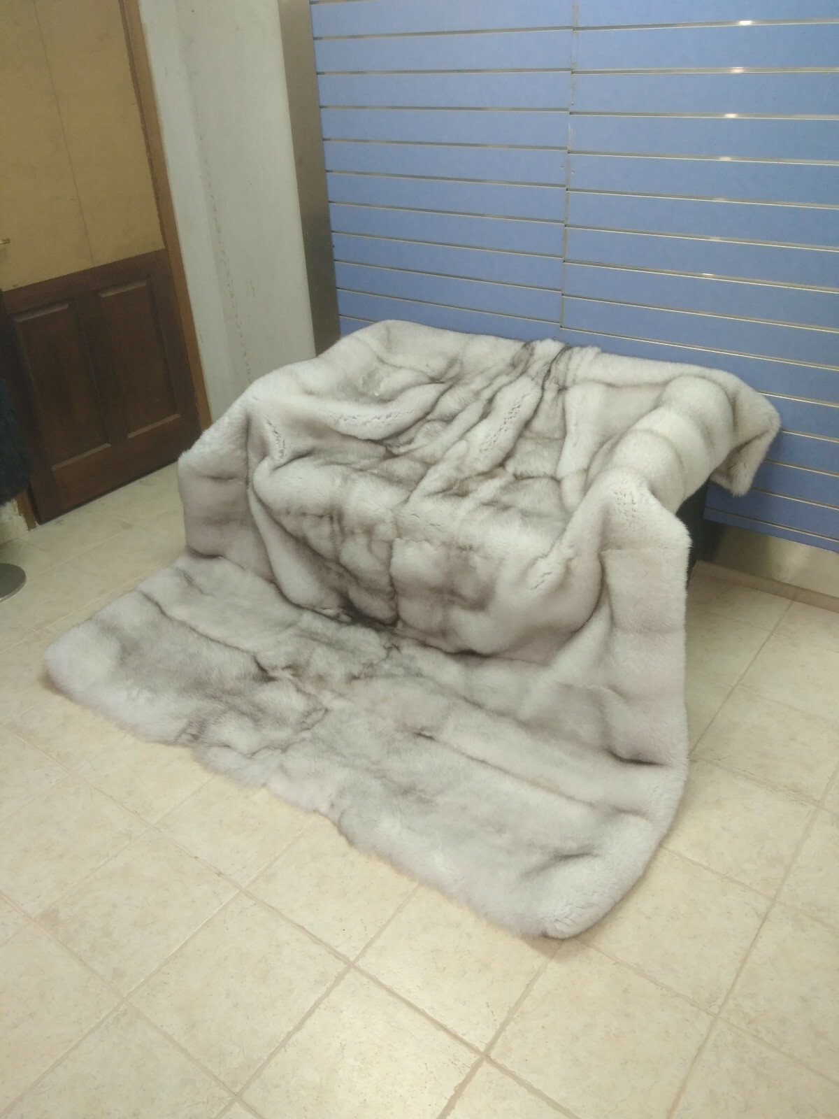 Luxury Full Skin "Blue Fox Fur Throw Real Fur Skin To Skin Fox Blanket gallery