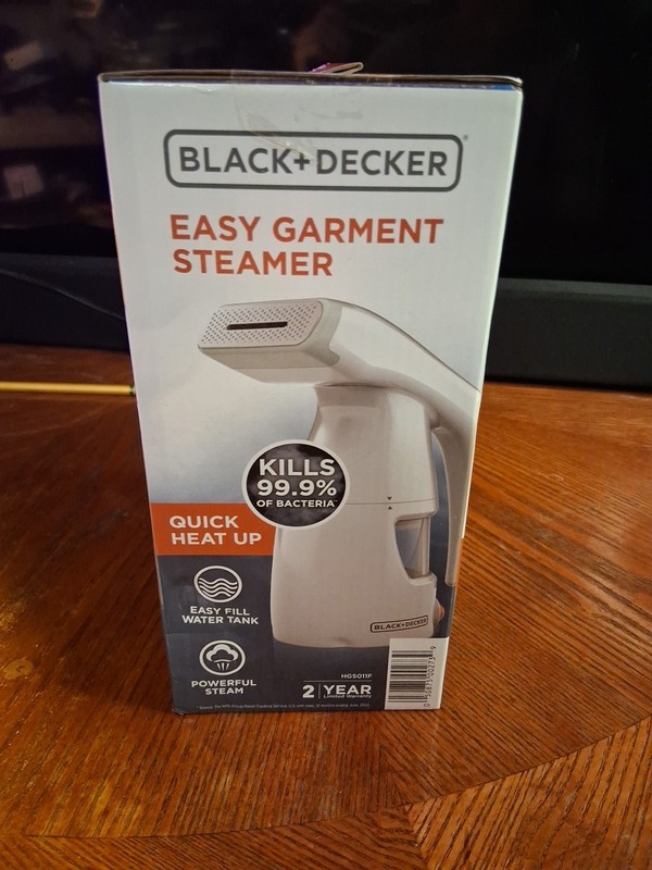 Black & Decker Easy Garment Steamer Quick Heat Up White BRAND NEW gallery